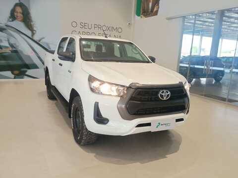 TOYOTA HILUX 2.8 D-4D TURBO DIESEL CD POWER PACK 4X4 MANUAL